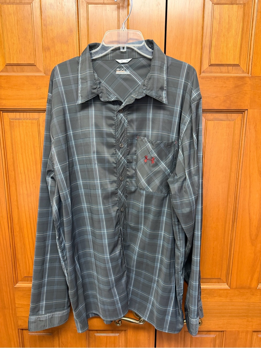 Under Armour Men’s Gray Plaid Long-Sleeve Button-Up Shirt